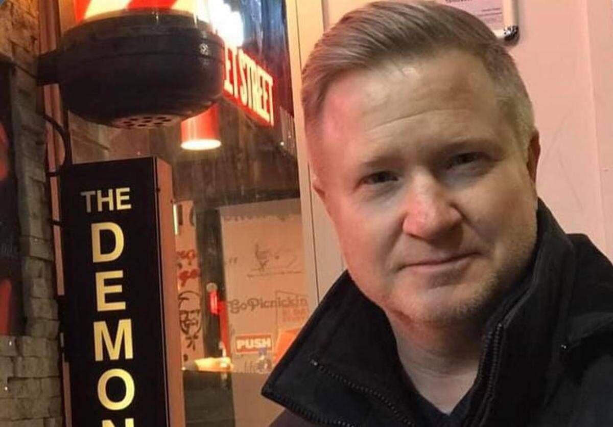 Kevin Bleyer, lo sceneggiatore di 'The Daily Show' morto a 54 anni in un incidente stradale - 