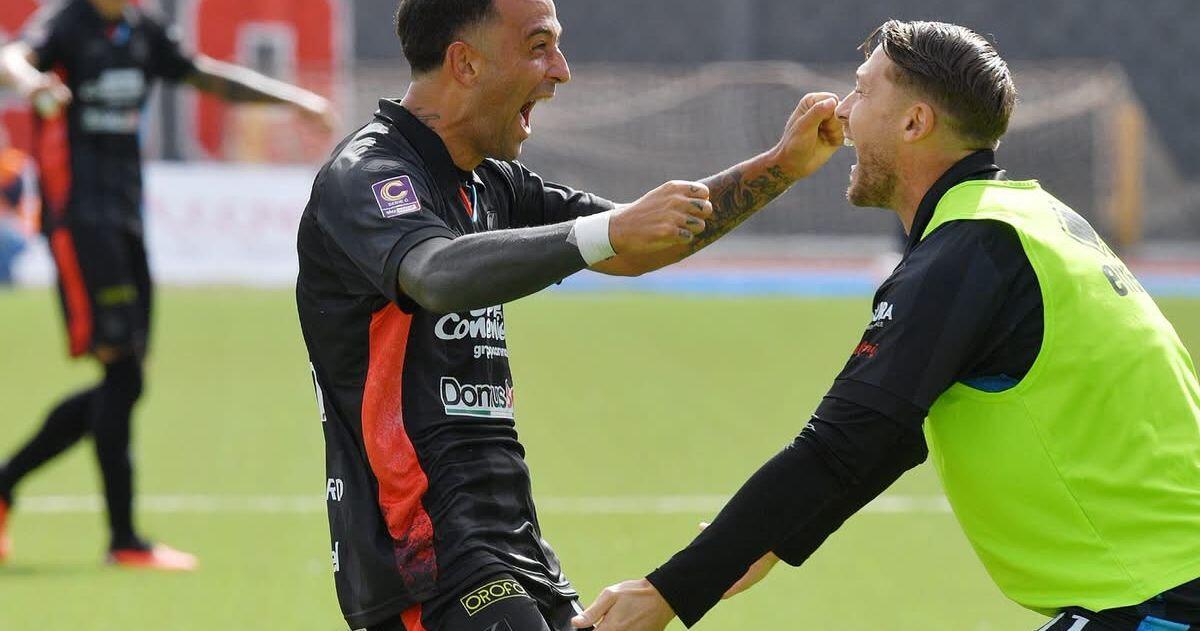Roberto Insigne firma il terzo gol: Catania apprezza lo sforzo societario, ora serve continuità - 