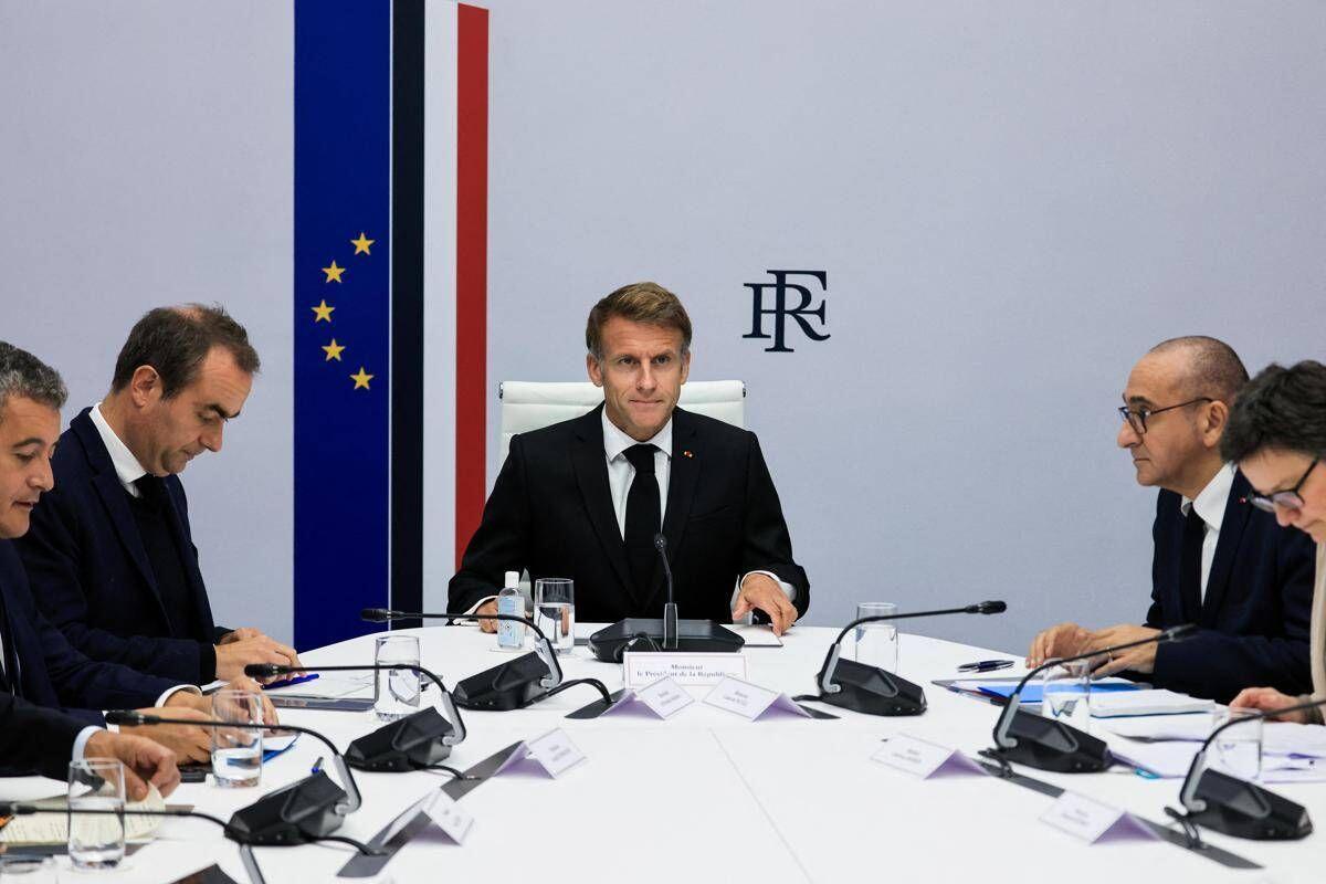 Francia, ministro Interno: "Polizia ha perso il controllo delle proteste". Macron respinge le dimissioni - 