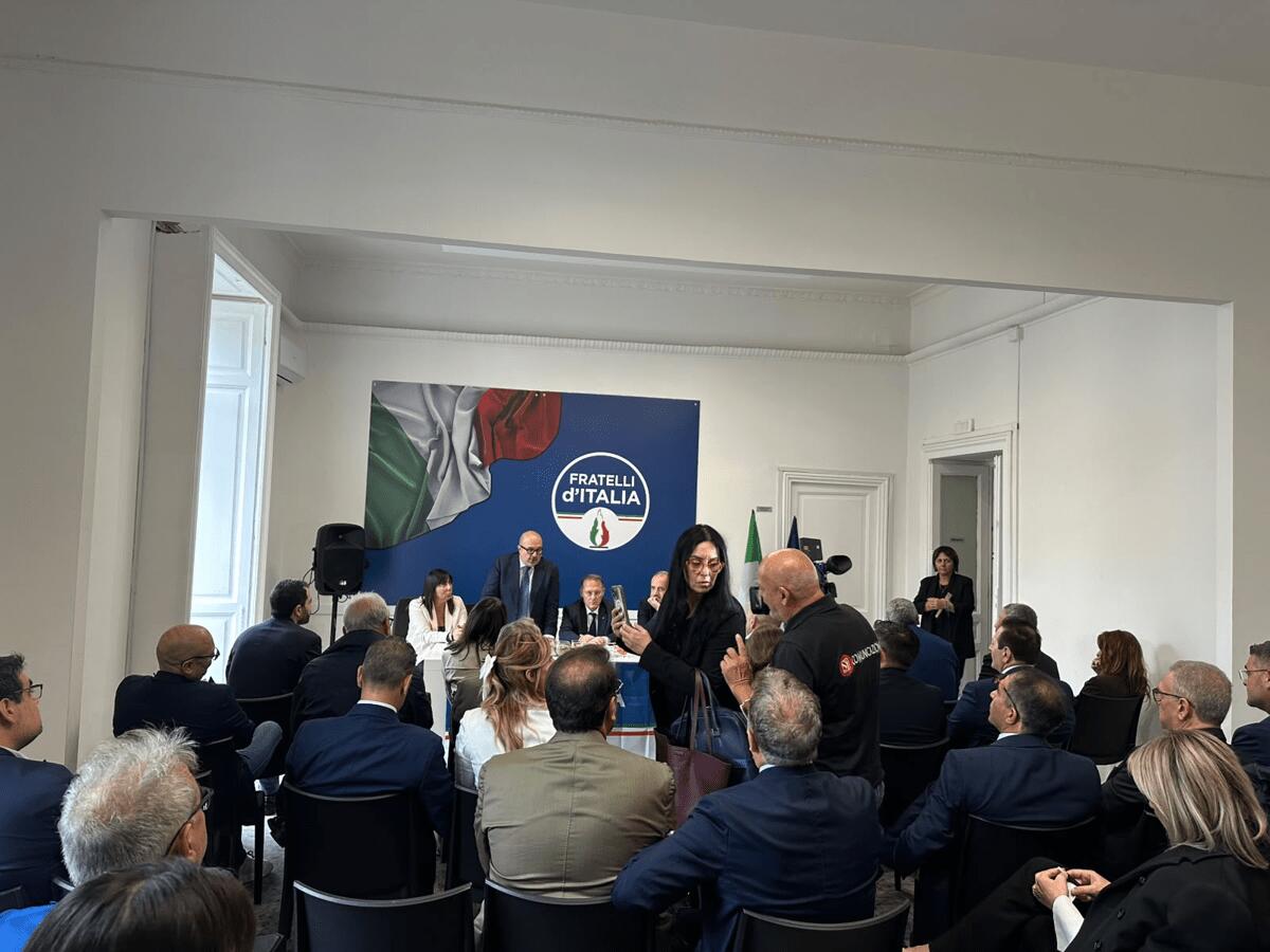 Campania, Sangiuliano: "Le uniche cose che si realizzano sono decretate dal governo Meloni, il resto è immobilismo" - 