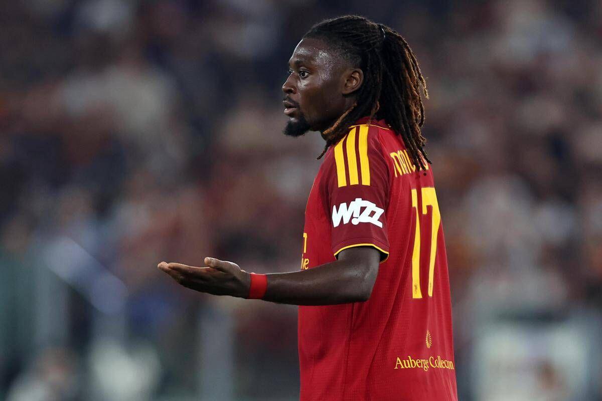 Roma in ansia per Koné: si accascia in campo al 16’, entra Pisilli - 