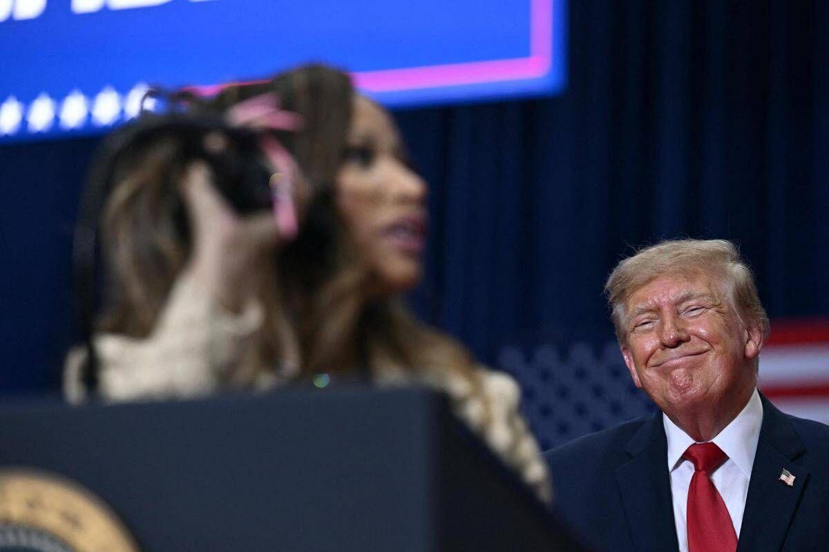 Trump 'apre' a Nicki Minaj portavoce della Casa Bianca: "Buona idea, ci penserò" - Video - 