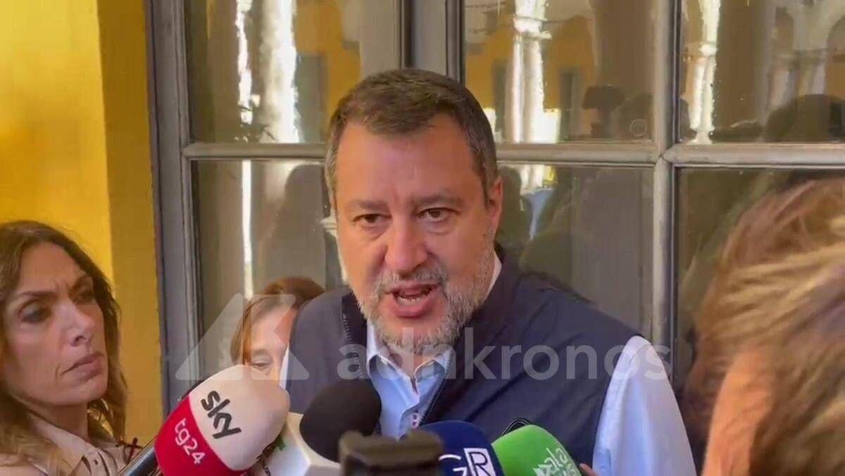 Scontri Milano, Salvini: "Parà pronti con Lince e droni, mi auguro restino per anni" - Video - 