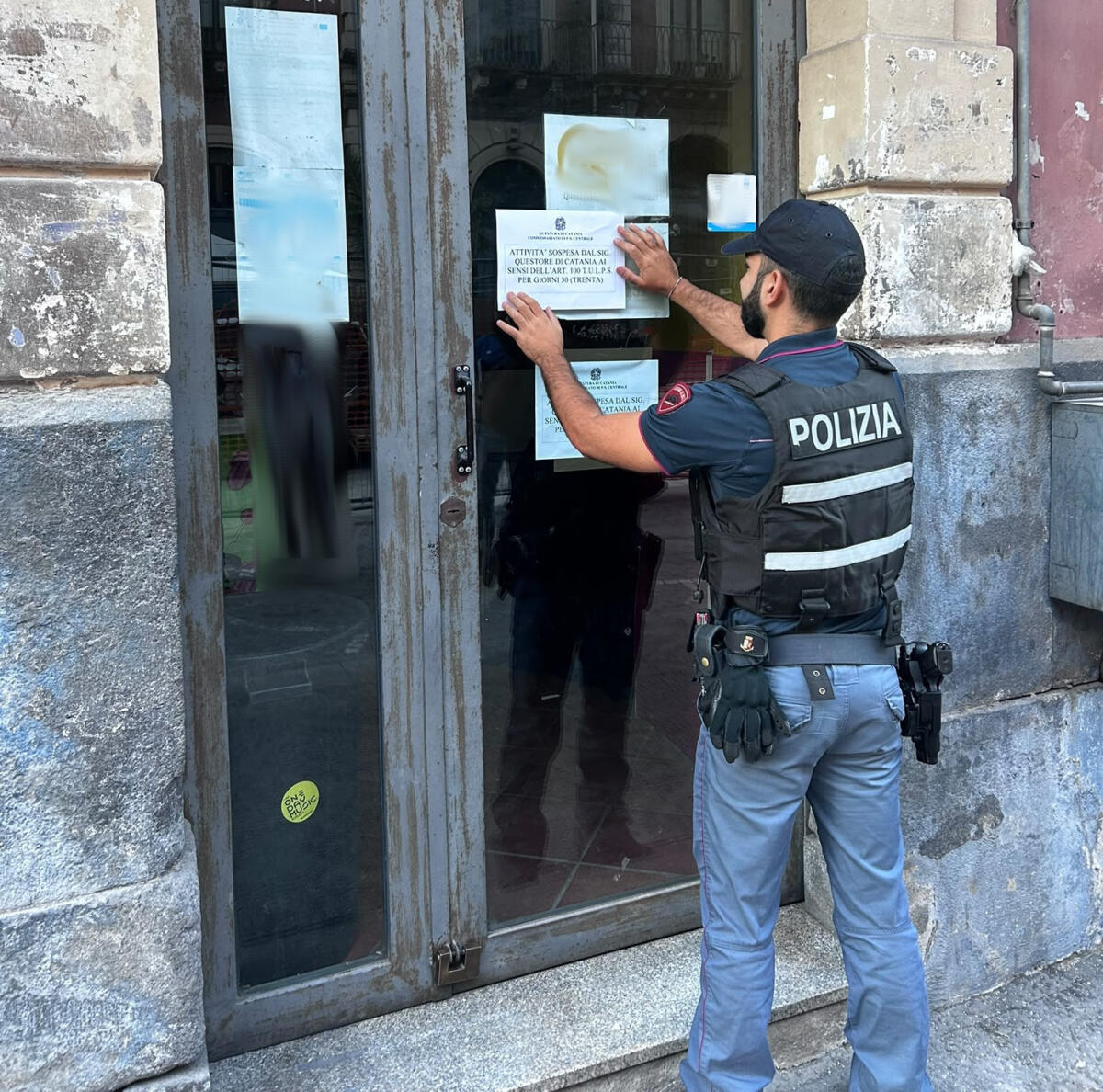 Catania: denunciato titolare di un locale vicino a Piazza Bellini, chiusura di 30 giorni per somministrazione di alcol a minori - 