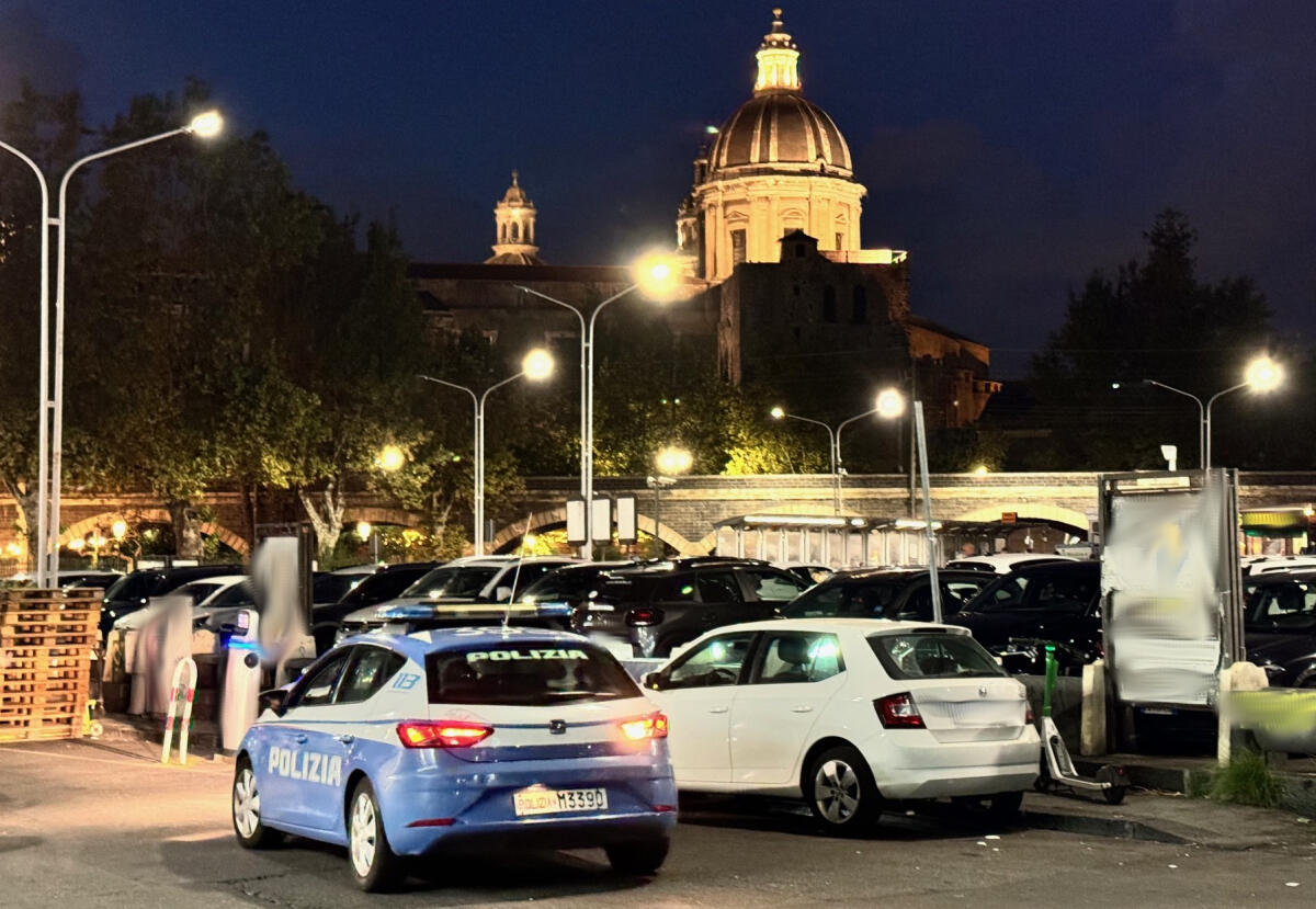 Tentato furto d'auto a Catania: arrestato parcheggiatore abusivo in Piazza Alcalà - 
