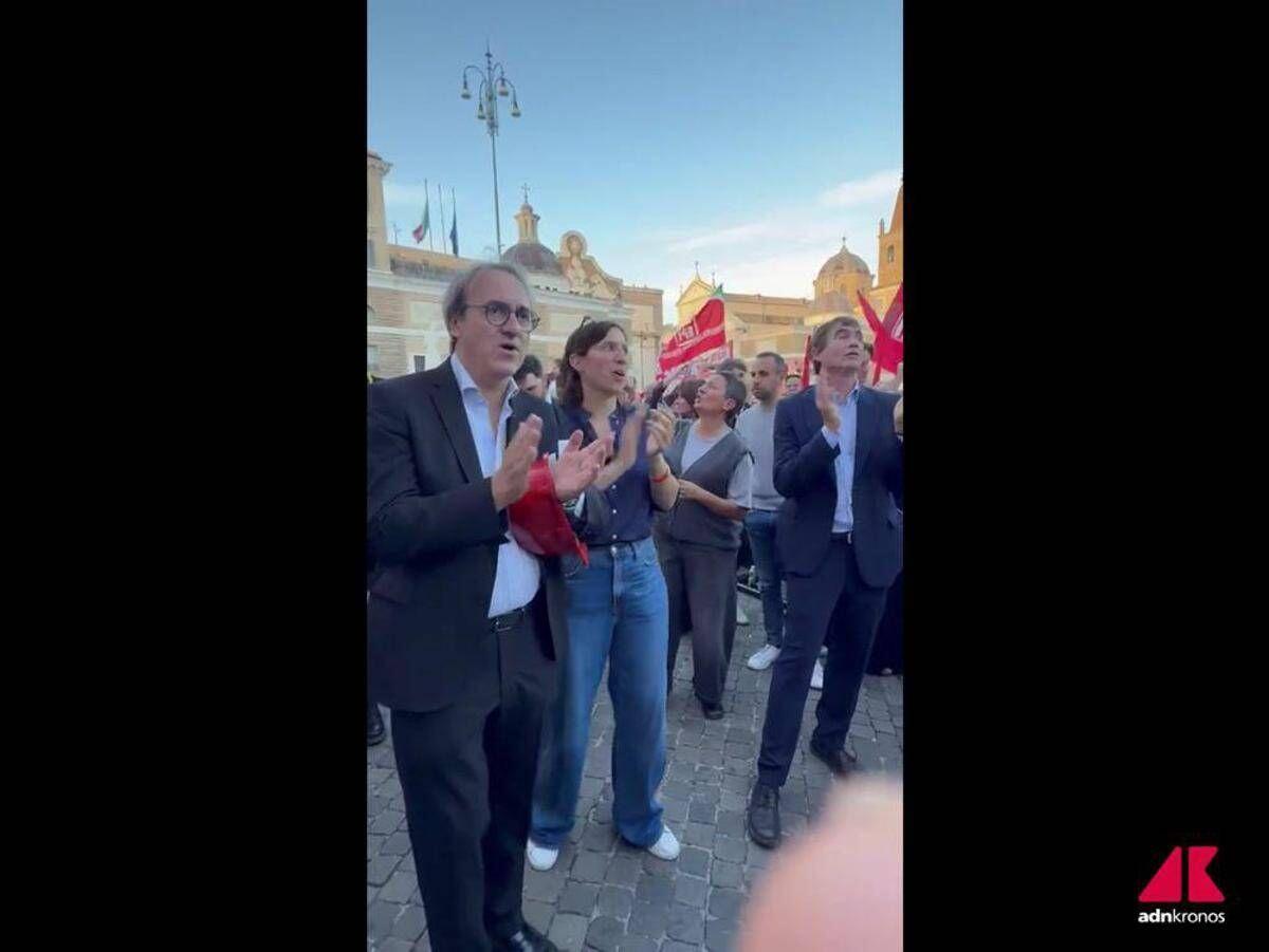 Schlein, Fratoianni e Bonelli cantano 'Bella Ciao' sotto il palco della Cgil - 