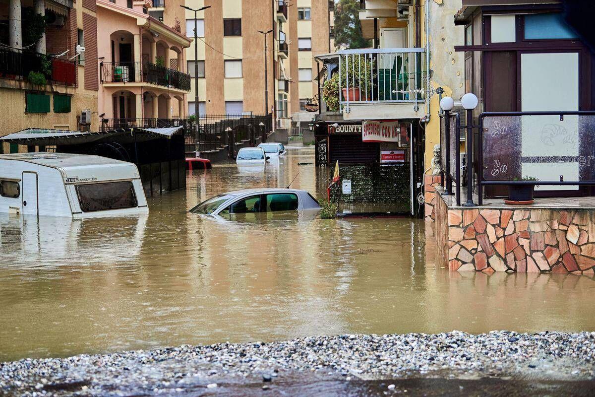 Aiuti europei per i danni della tempesta Harry, 75 milioni per l’Italia (ma i danni sfiorano i 3 miliardi) - 