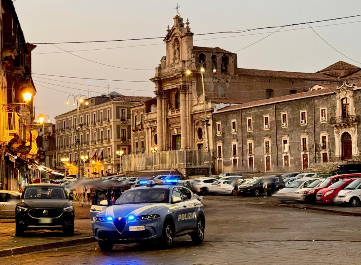 Sorpreso a nascondere droga nel contatore dell’acqua: arrestato 71enne a Catania - 