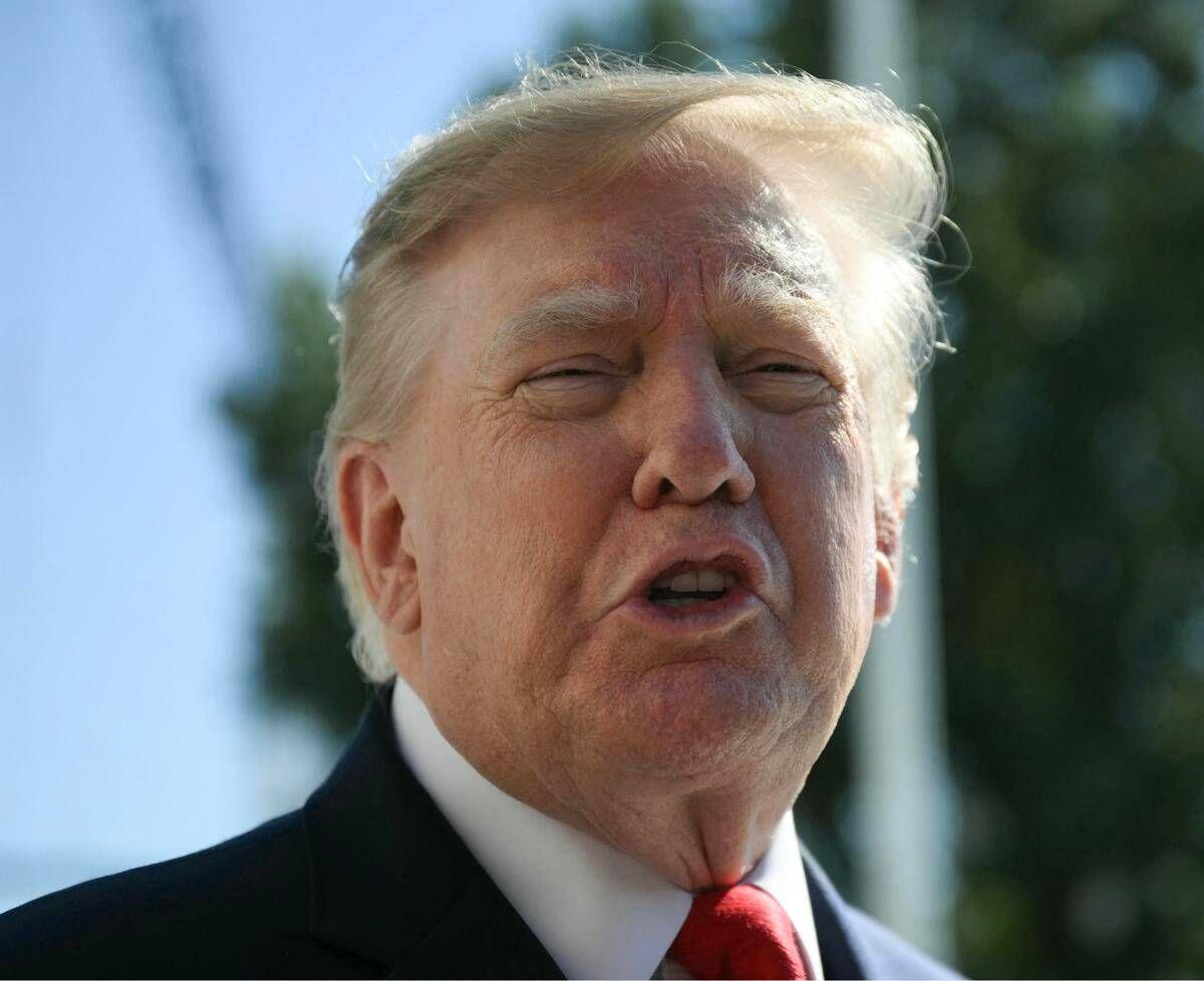 "Trump venga in tribunale e risponda alle domande", il presidente convocato al processo contro la Bbc - 