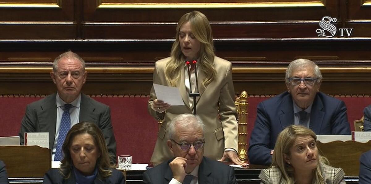 Meloni incassa l'«effetto palco» in Parlamento: la campagna si gioca sulle divisioni dell'opposizione - 