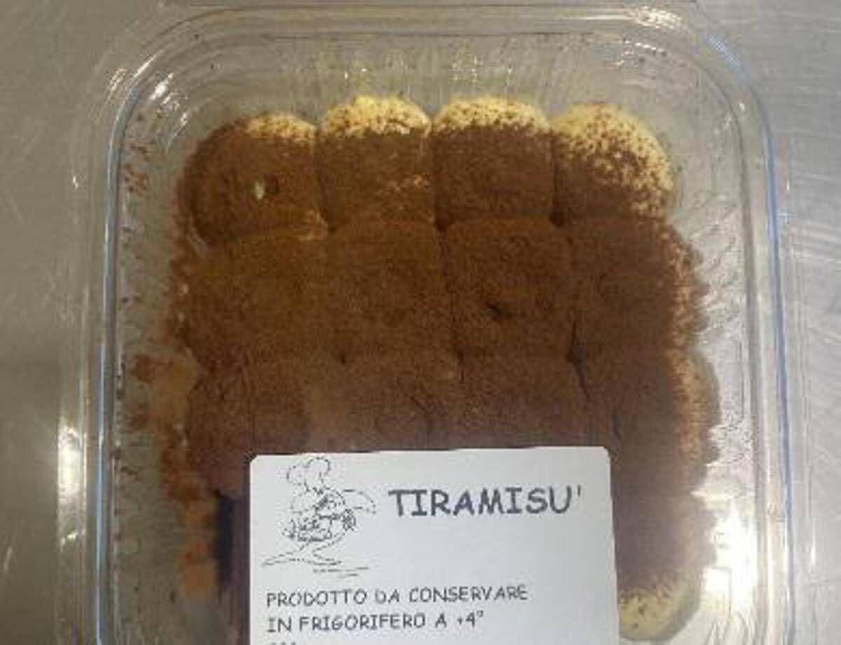 Sferetta metallica nel tiramisù, maxi richiamo alimentare: i lotti interessati - 