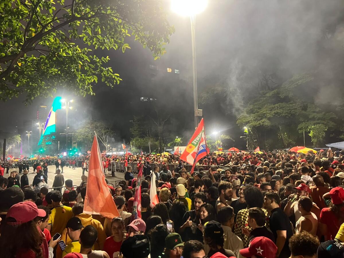 Brasile, Lula rieletto: scontro sul prolungamento di due ore del voto, Bolsonaro annuncia ricorso - 