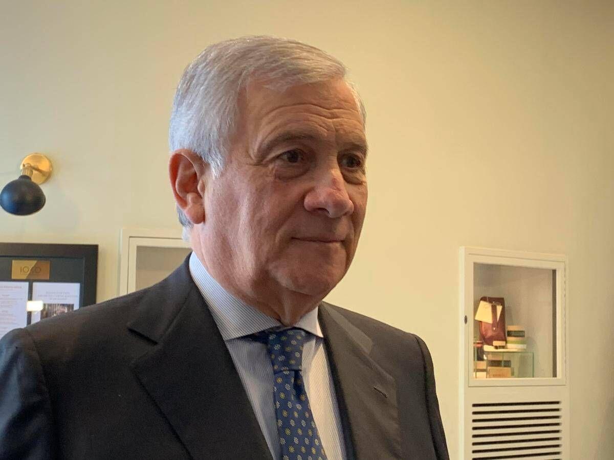 Lieve malore per Tajani, solo uno sbalzo di pressione: il ministro sta bene - 