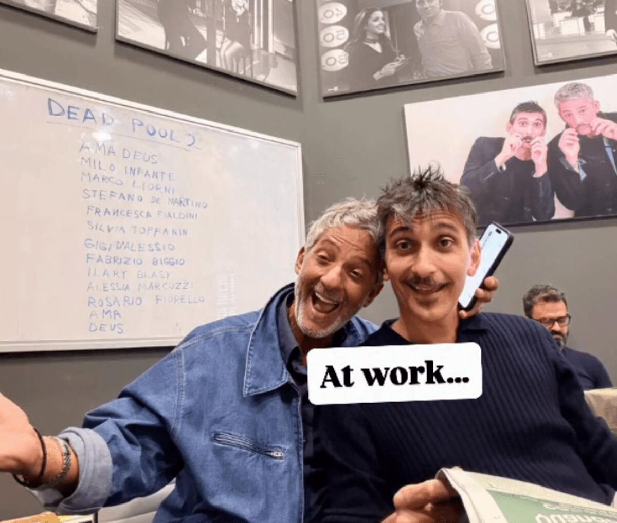 Fiorello e Biggio 'at work' in redazione ironizzano sul toto-morti, primo della lista Amadeus - 
