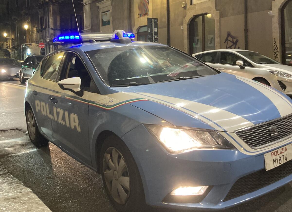Arrestato in flagranza mentre cercava di rubare uno scooter all'incrocio di via Lazzaro e via Vittorio Emanuele - 
