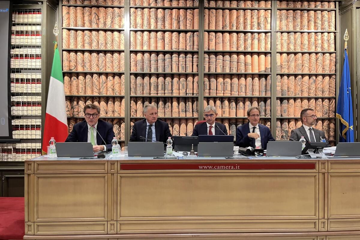 Giorgetti: economia italiana regge, ma pesa l'incertezza sui prezzi dell'energia - 