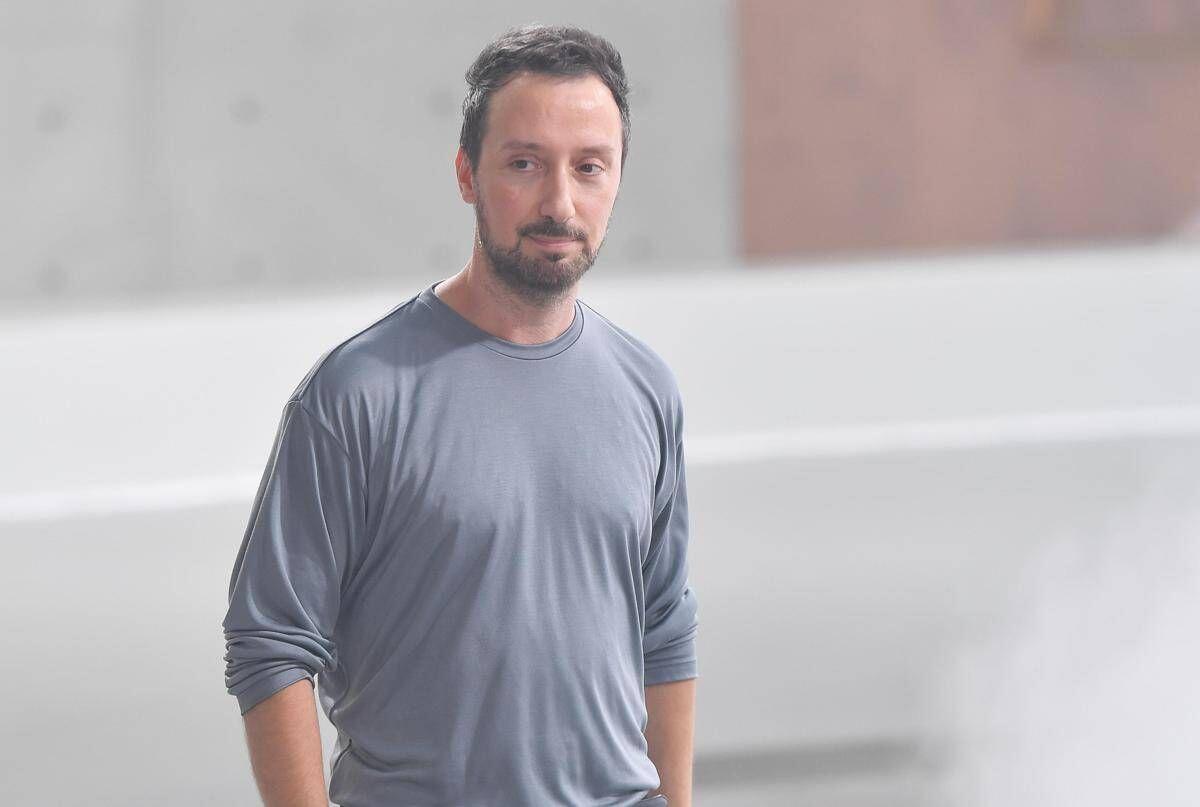 Saint Laurent, finisce l'era Vaccarello: dieci anni che hanno cambiato la maison - 