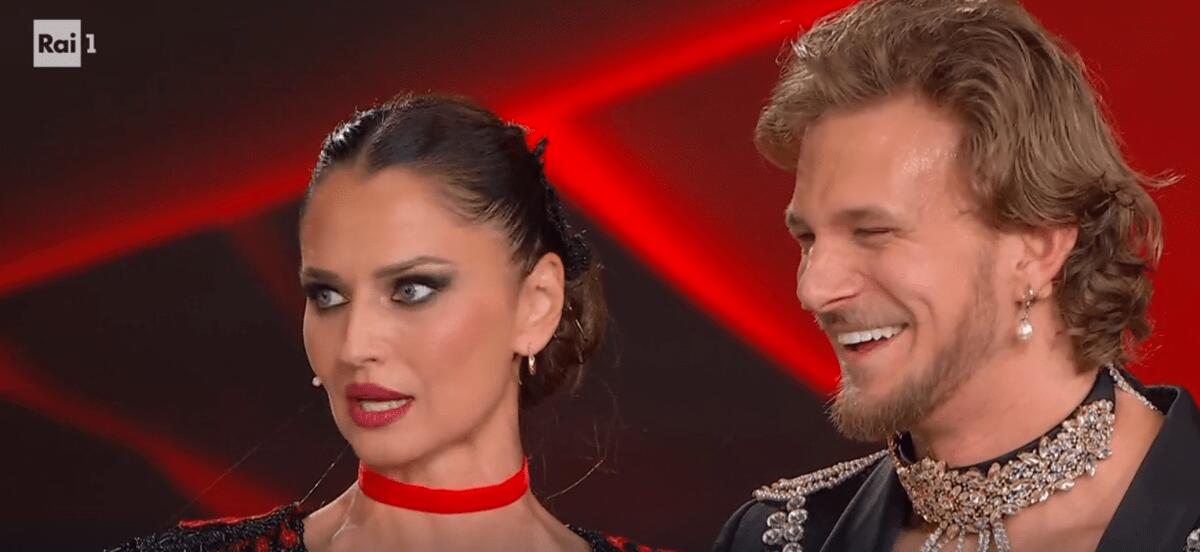 Ballando, Anna Safroncik: "Se mi piace Leonardo? Non mi corteggia". Poi, il giudizio (negativo) di Carolyn Smith - 