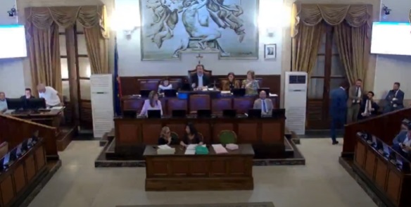 Catania: il Consiglio istituisce la Commissione speciale sull’aeroporto e approva variazioni di bilancio - 