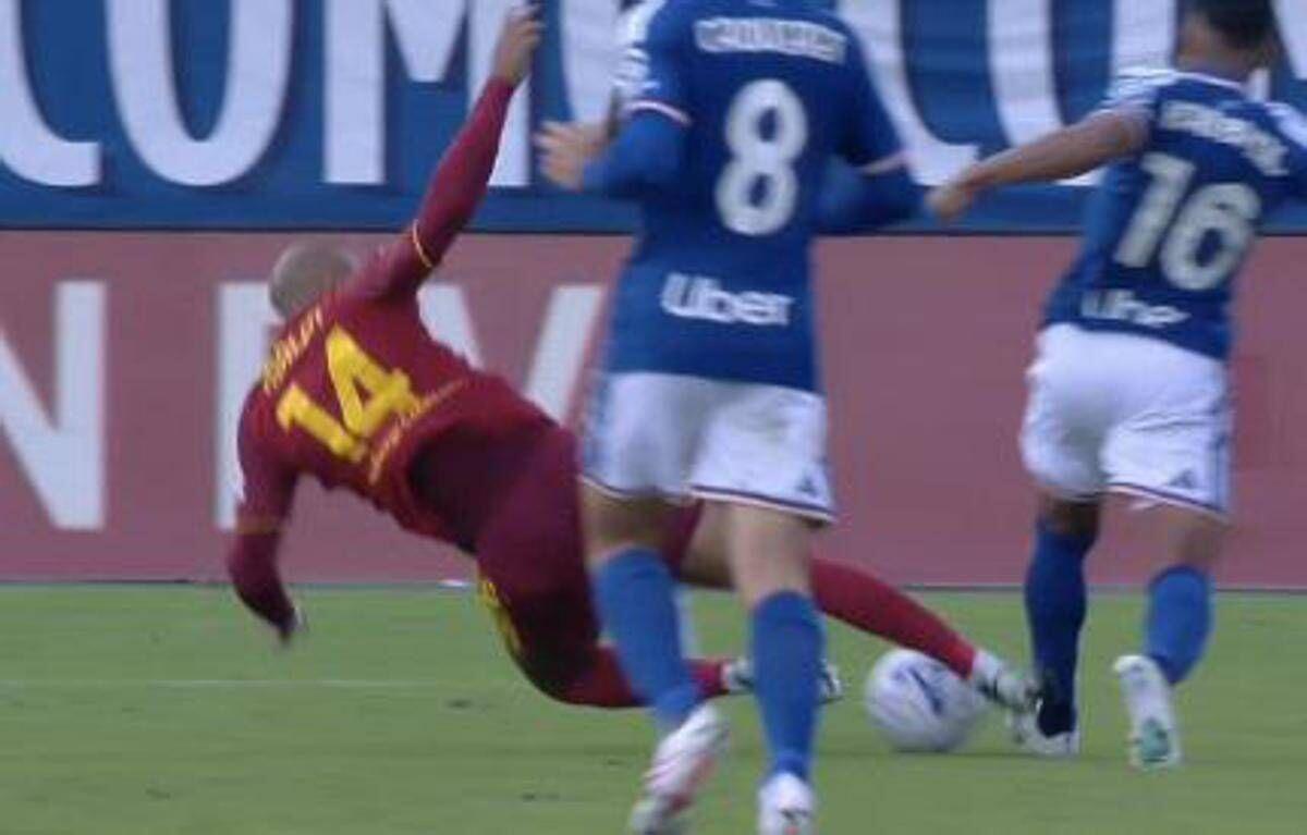 Como-Roma, Malen espulso per fallo su Kaiki: cosa è successo - 