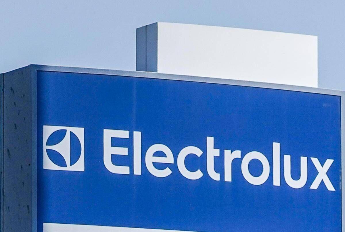 Electrolux, Urso: "Nuovo piano entro ottobre, prossimo tavolo il 29 al Mimit" - 