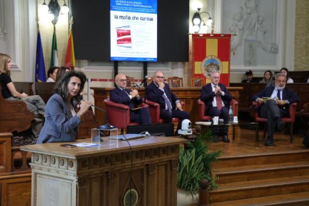 Presentato ad Aula Magna 'La mafia che cambia' di de Lucia e Palazzolo - 