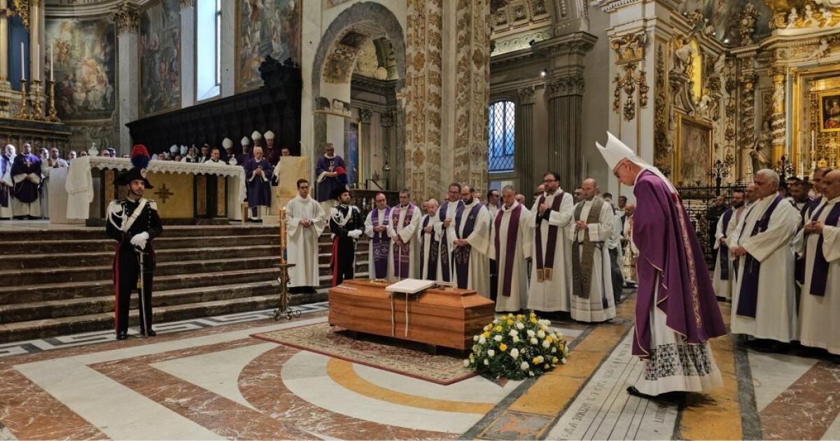 Ultimo saluto a Paolo Romeo: esequie solenni nella Cattedrale di Acireale