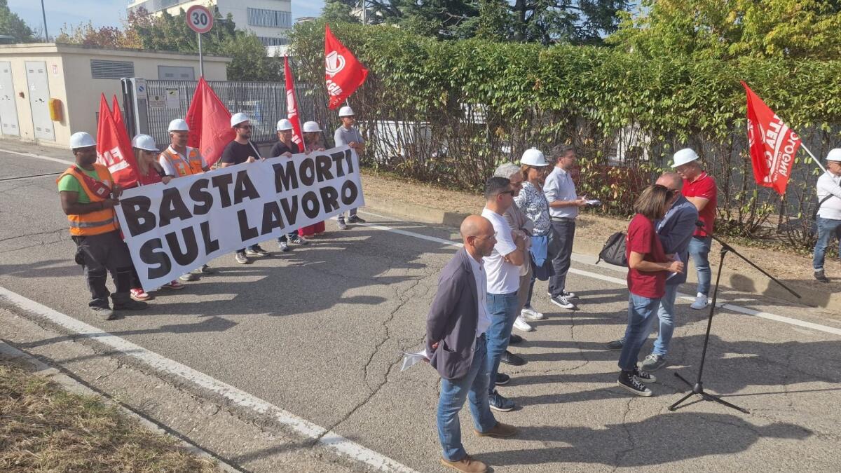 “Basta morti, facciamo rumore”: la Cgil protesta a Bologna dopo la morte dell’operaio investito in A14 - 