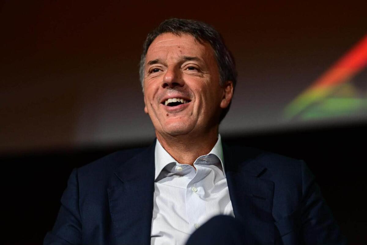 Leopolda14: Renzi apre ai riformisti di Forza Italia — «Venite con noi, anche in minigonna»; Forza Italia reagisce: «Il centro è casa nostra» - 