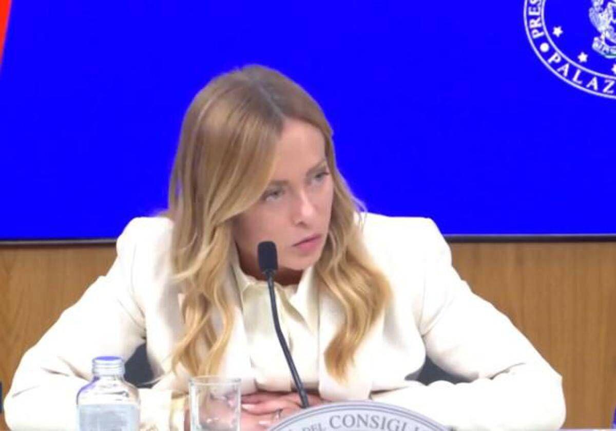 Manovra, via libera del Cdm. Meloni: "Sono molto soddisfatta". Slitta il decreto bollette - 