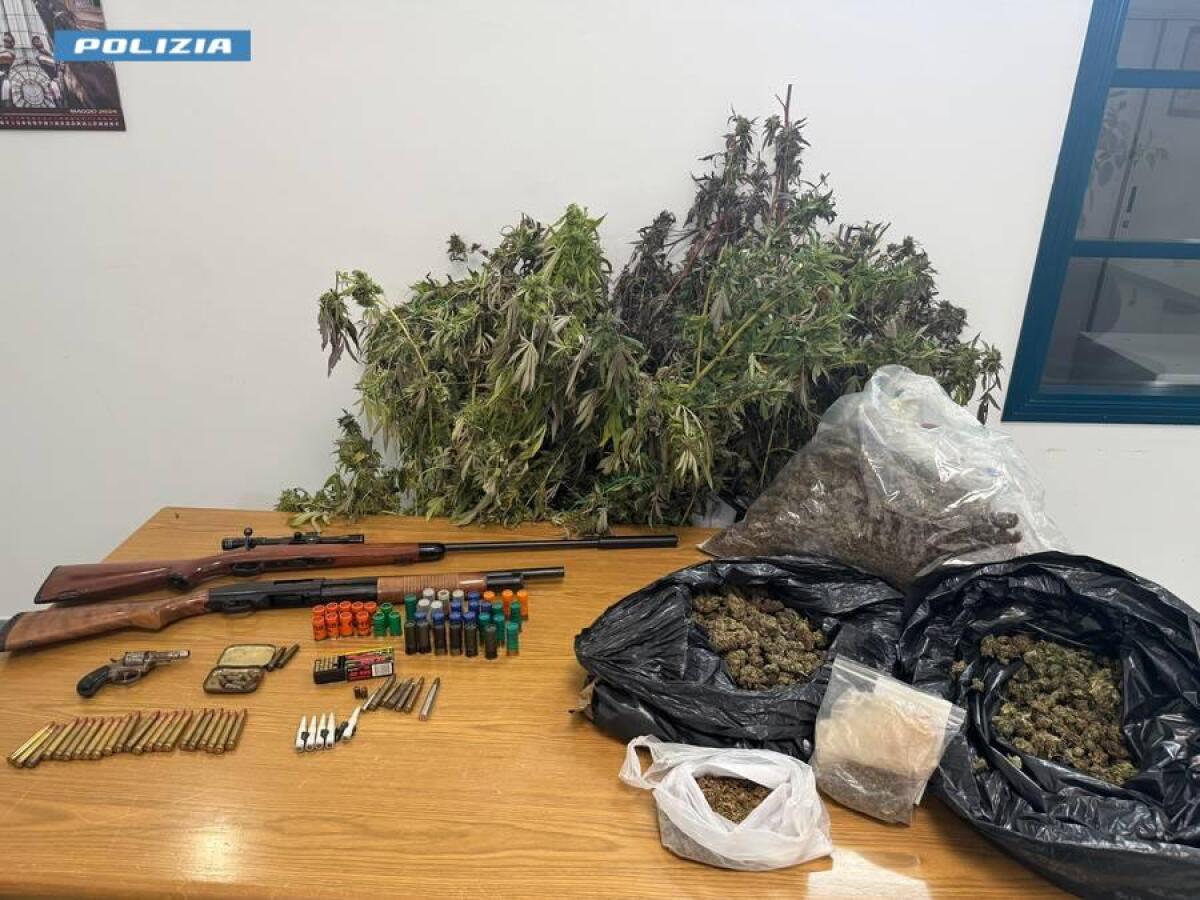 Avola: sequestrati 3,5 kg di marijuana, armi e 109 munizioni; arrestato un 48enne francese - 