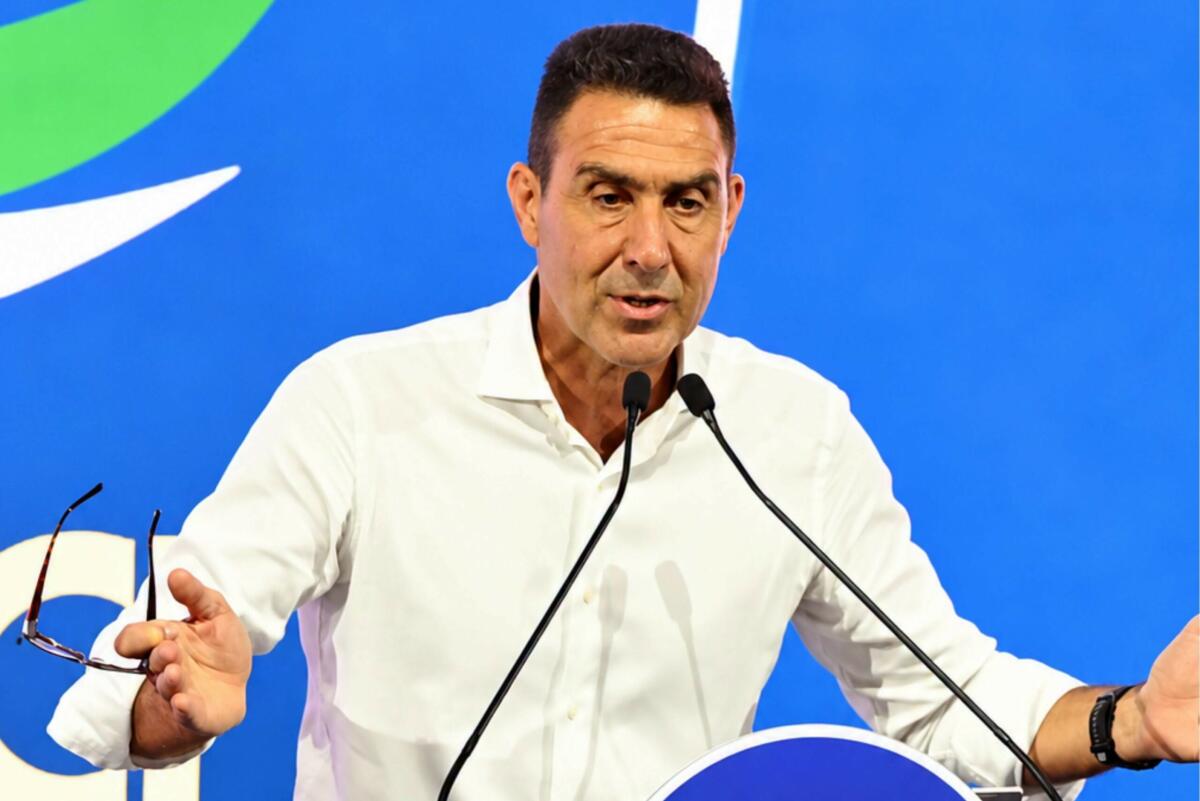 Futuro Nazionale presenta la "riforma Vannacci": manganellate, proiettili di gomma e revoca della cittadinanza - 