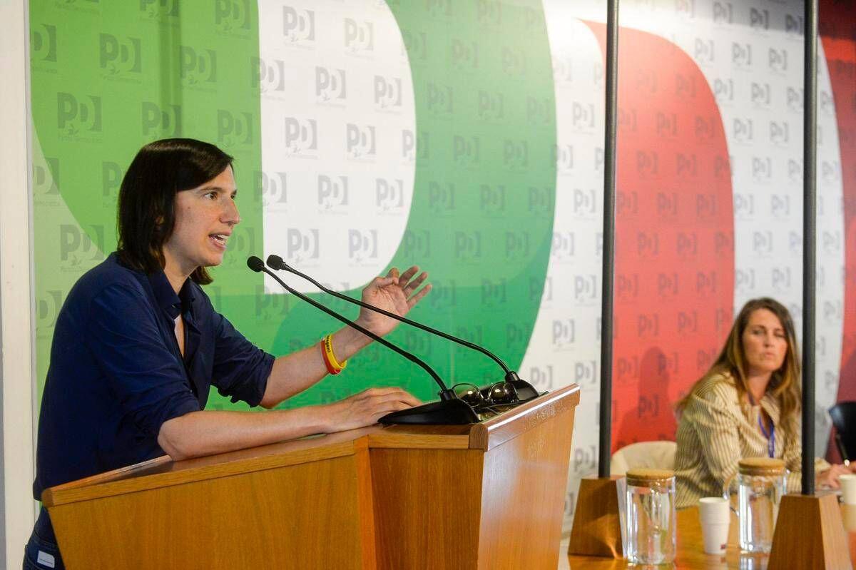 Centrosinistra, il messaggio di Schlein: "Uno non vale uno". Conte: "Si va alle primarie" - 