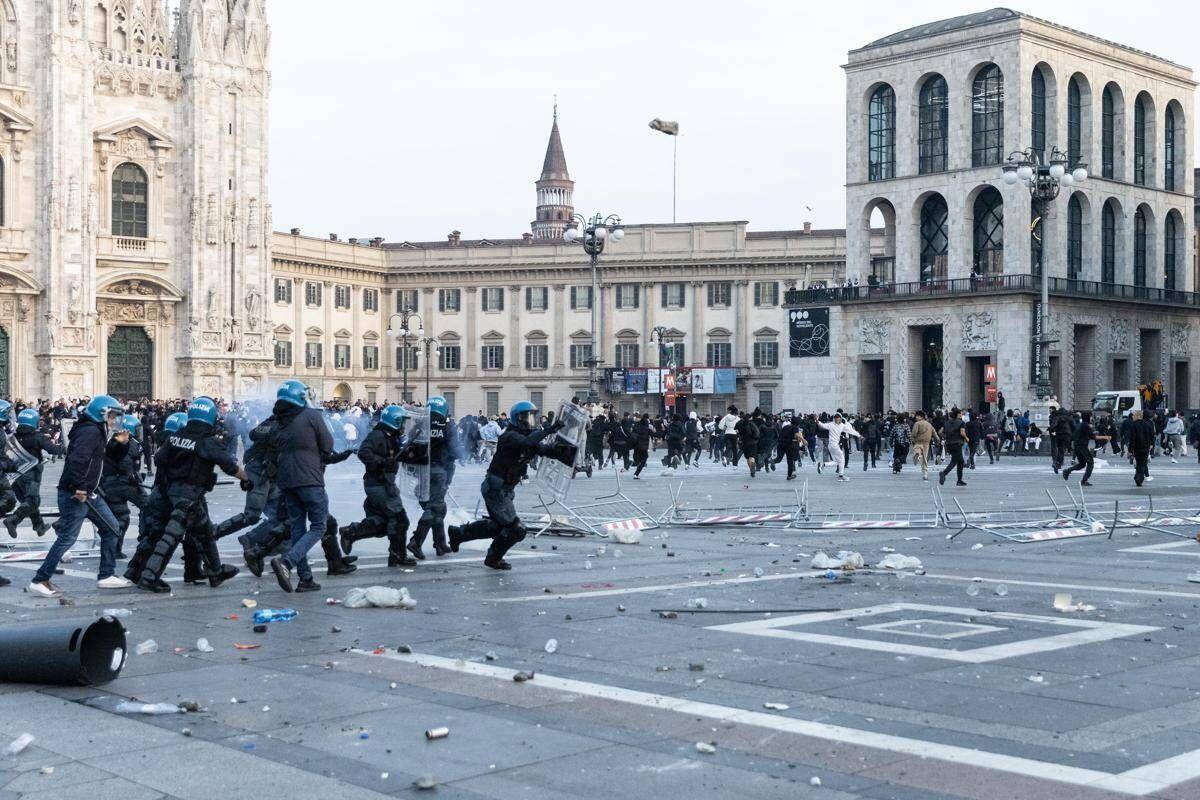 Guerriglia a Milano, Gip dopo gli scontri: "Social possibile detonatore esponenziale di violenza" - 