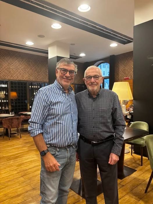Il direttore dei LNS INFN di Catania Giacomo Cuttone insieme al Nobel Francis Halzen